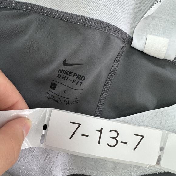Nike Pro Dri FIT Leggings Womens Large Gray Cropped Training Tight Athletic - Picture 3 of 9